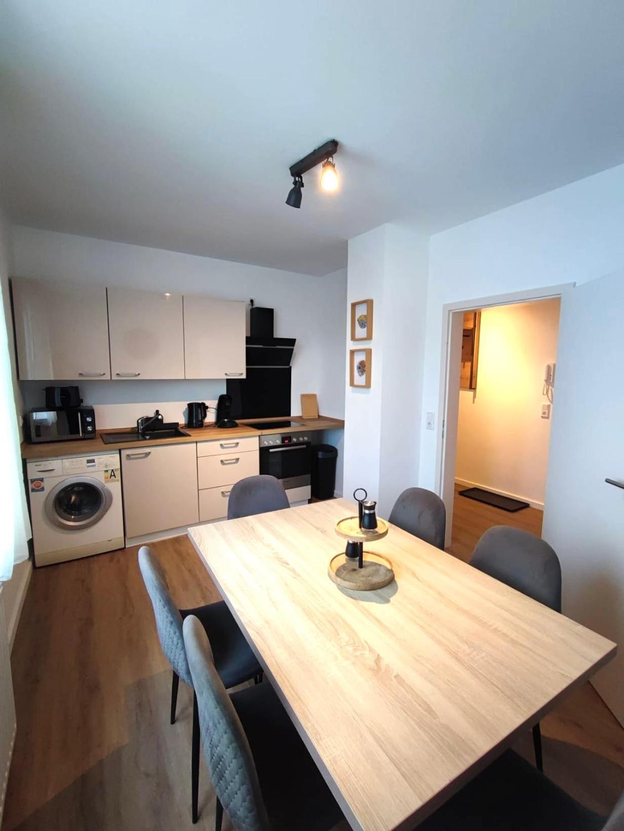 Rtr Essen - Fuer Bis Zu 8 Personen - Voll Ausgestattet - Zentral Limbecker Platz - Messe - Uniklinikum - Smart Tv - Modern Exterior foto