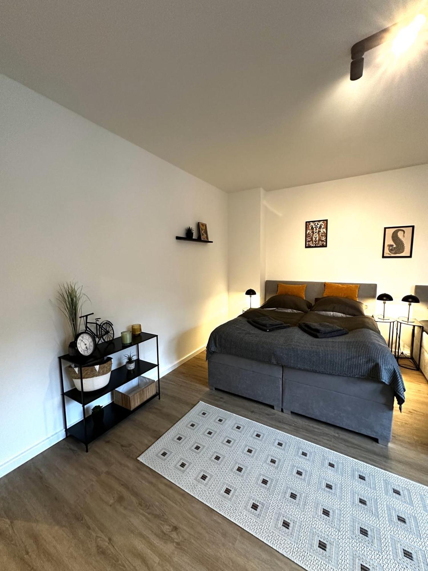 Rtr Essen - Fuer Bis Zu 8 Personen - Voll Ausgestattet - Zentral Limbecker Platz - Messe - Uniklinikum - Smart Tv - Modern Exterior foto